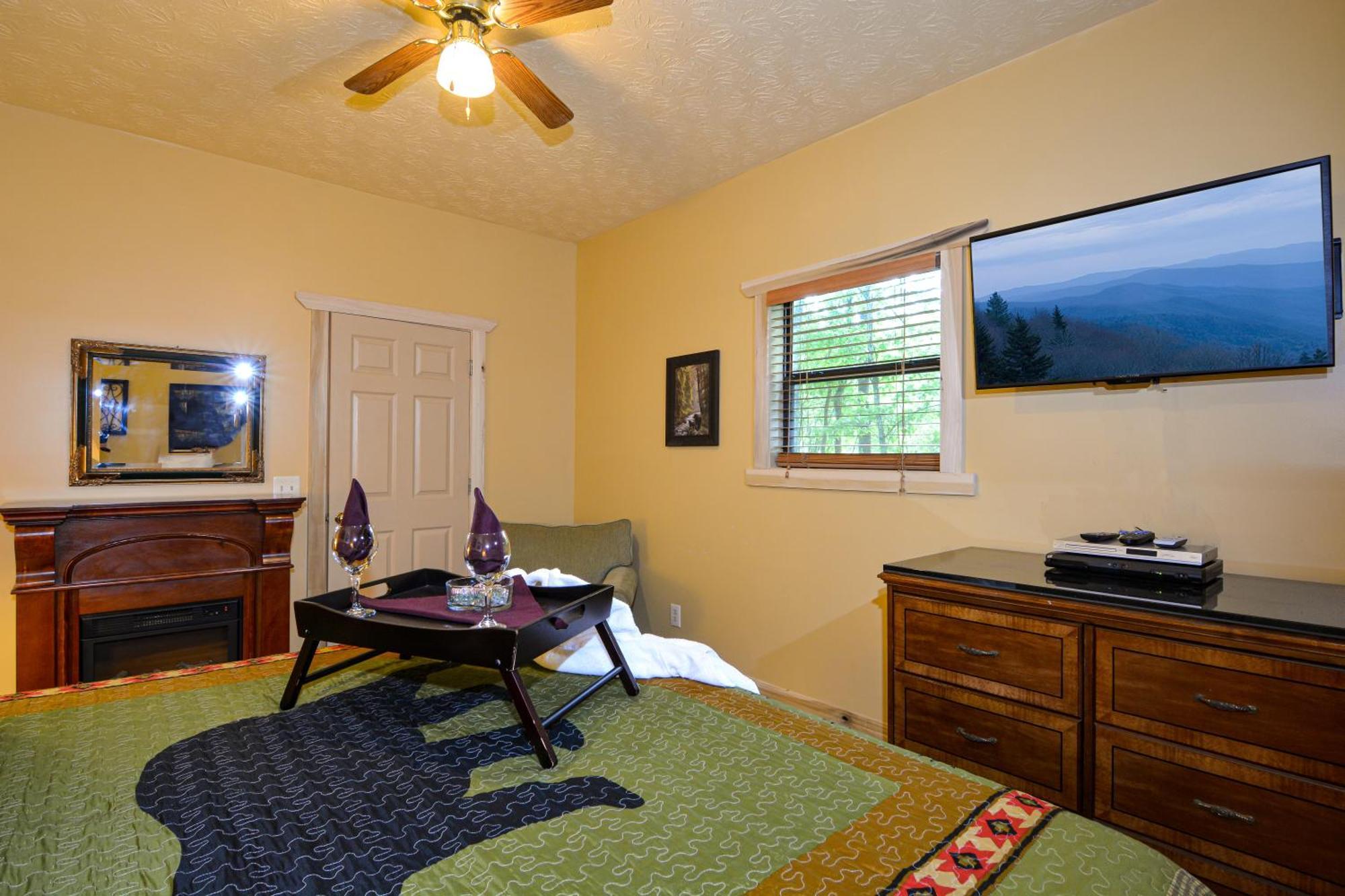 Bear Footin' On The Creek Villa Gatlinburg Ruang foto