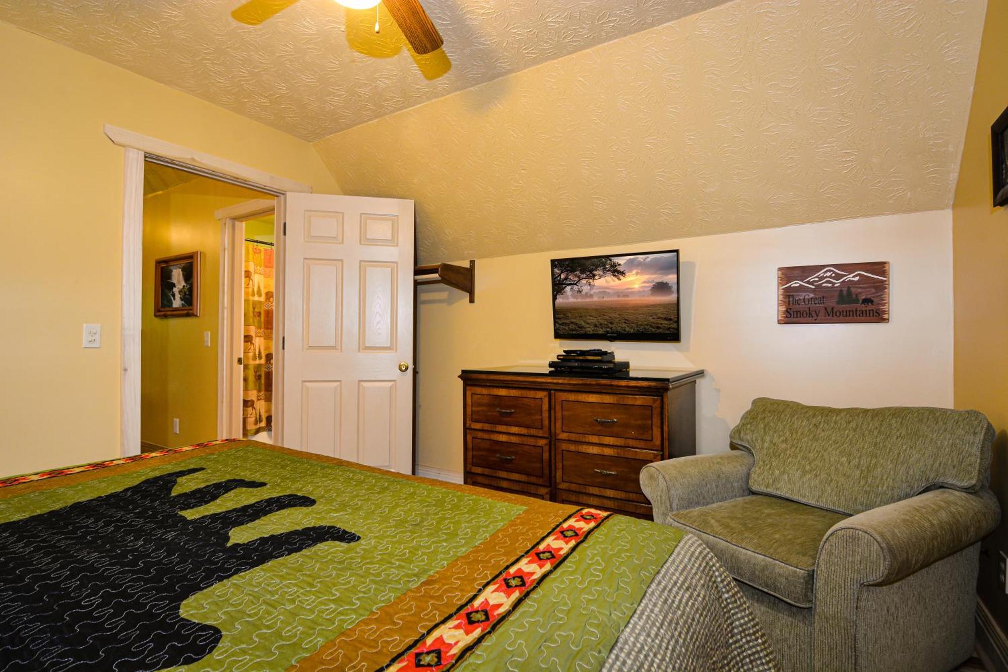 Bear Footin' On The Creek Villa Gatlinburg Ruang foto