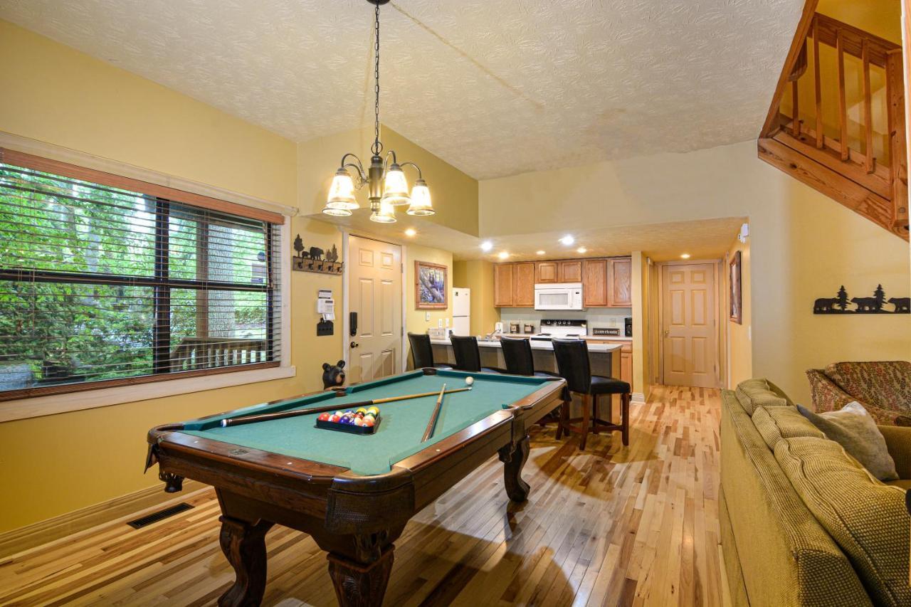 Bear Footin' On The Creek Villa Gatlinburg Bagian luar foto