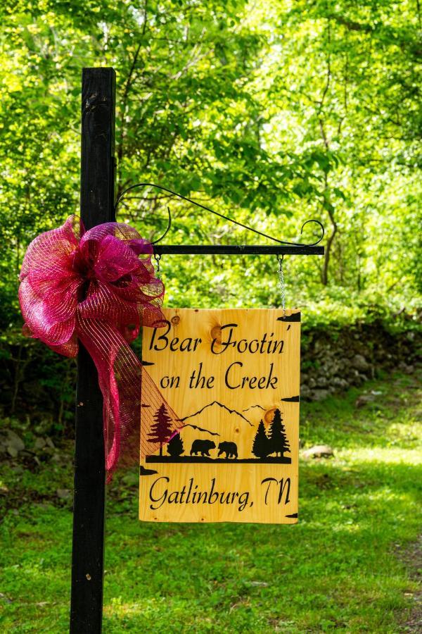 Bear Footin' On The Creek Villa Gatlinburg Bagian luar foto
