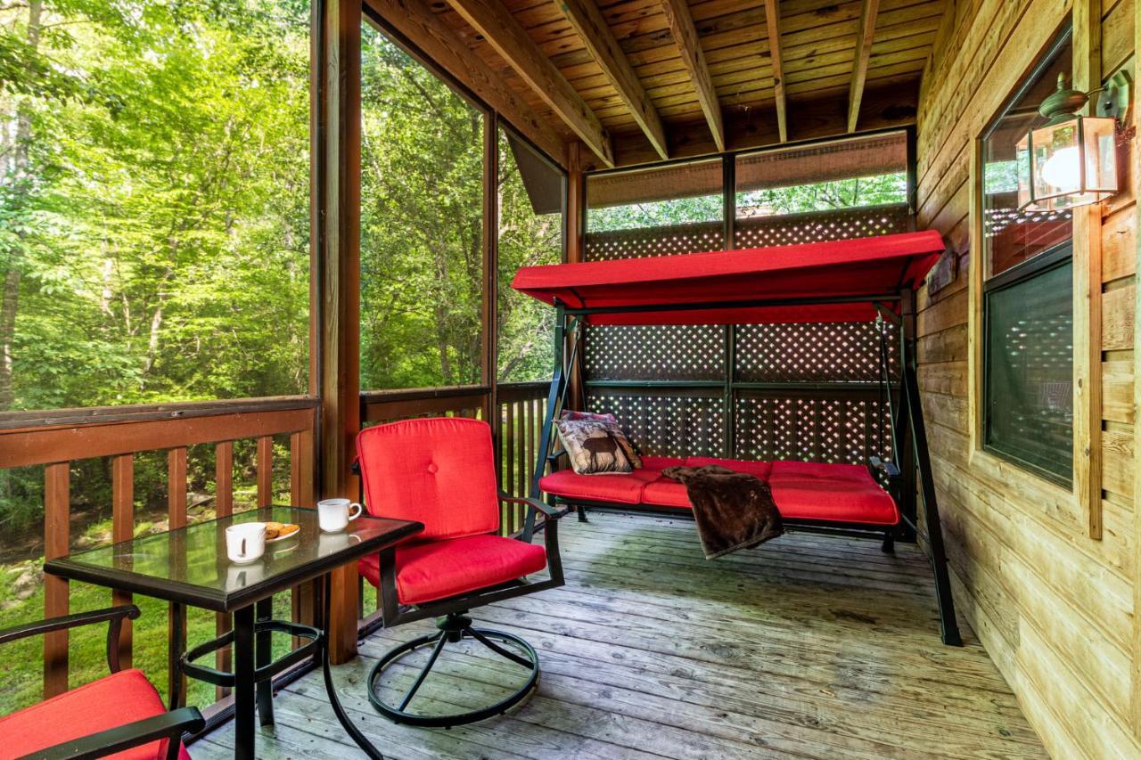 Bear Footin' On The Creek Villa Gatlinburg Bagian luar foto